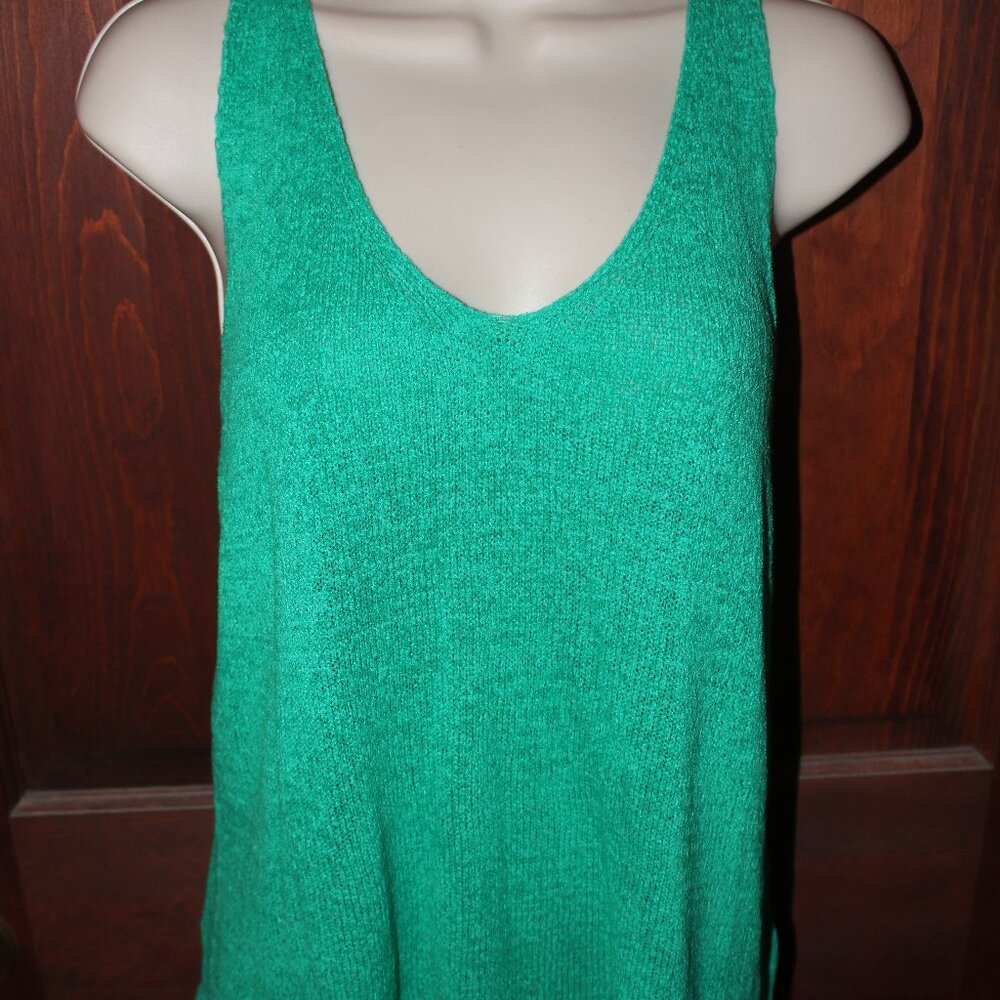 NEVER WORN - V-Neck Tank Sweater